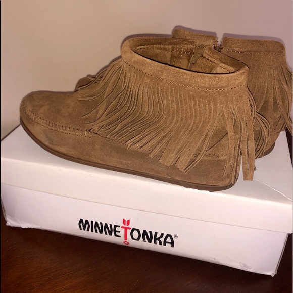 Dusty Brown suede moccasin with ankle tassels - Picture 2 of 10